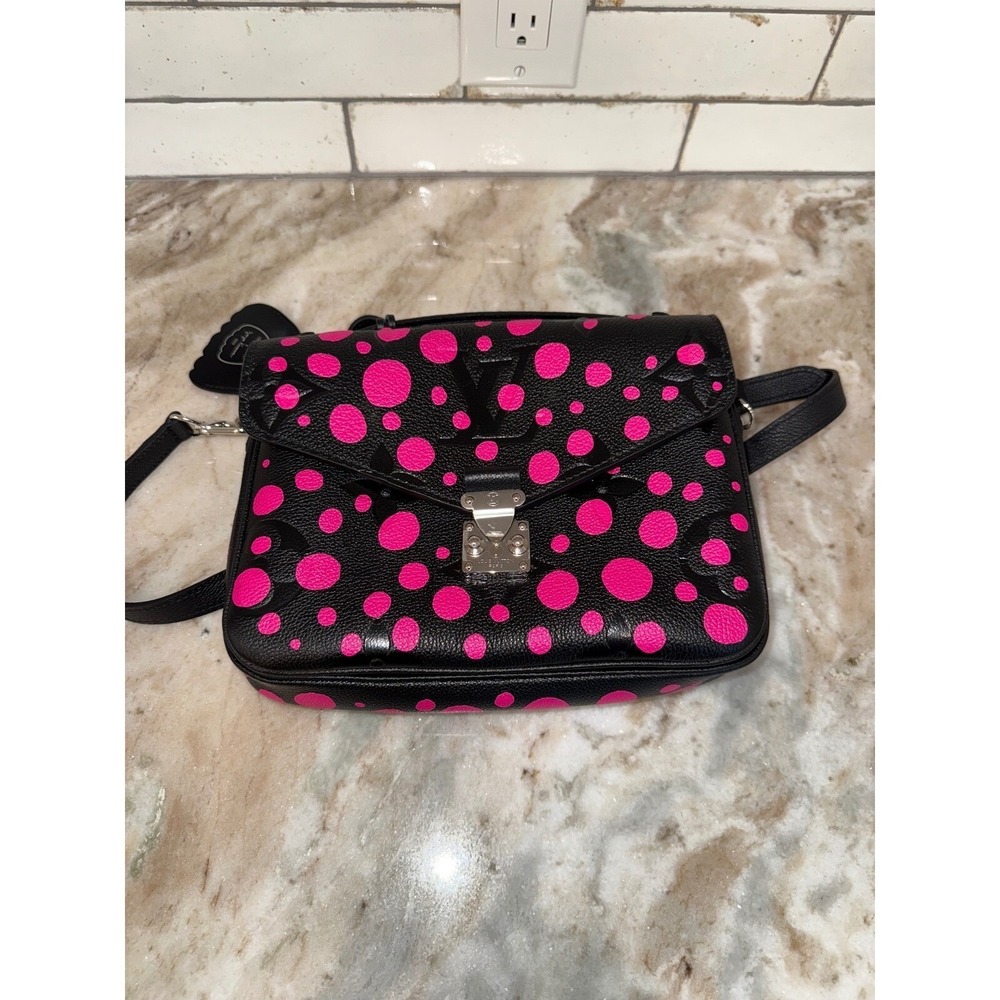 Louis Vuitton x Yayoi Kusama Pochette Metis Black Pink Infinity Dots M46395